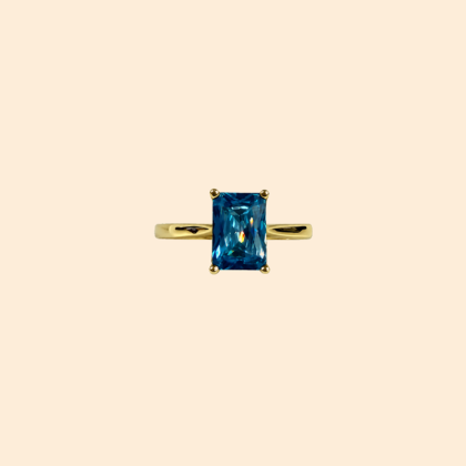 Дамски златен пръстен 14К със син цирконий Emerald Cut 1.99 гр.