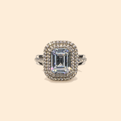 Дамски златен пръстен 14К от бяло злато с централен бял камък Emerald Cut и двоен Halo дизайн 3.70 гр.