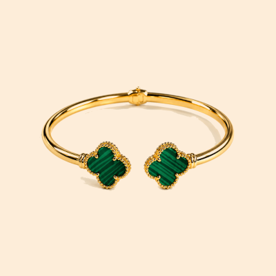 Дамска твърда златна гривна 14К със зелени камъни и четирилистни детелини 7.38 гр.
